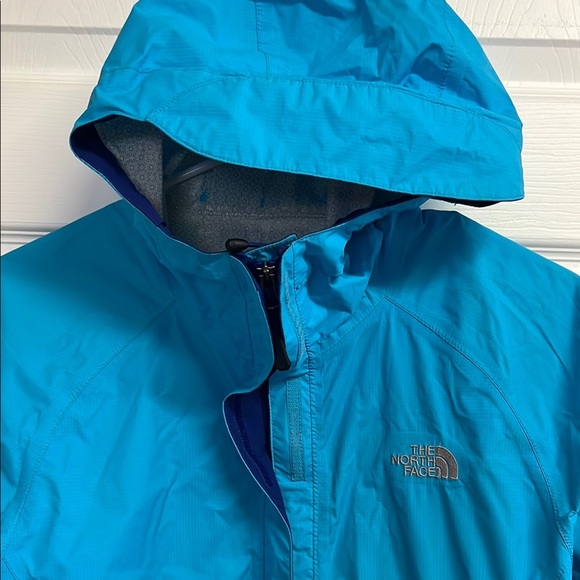 The North Face Vibrant Blue Jacket - Picture 2 of 10